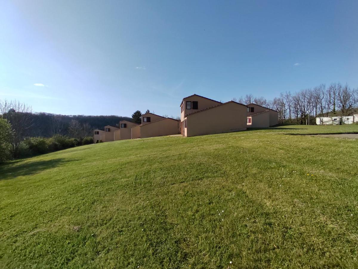 Village Bord De Ciel Caylus Exterior foto